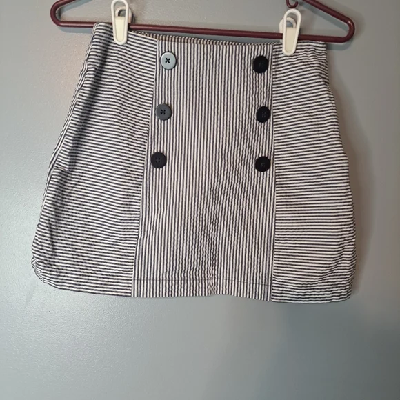 Urban Outfitters skirt. Size Small-P - Picture 3 of 7